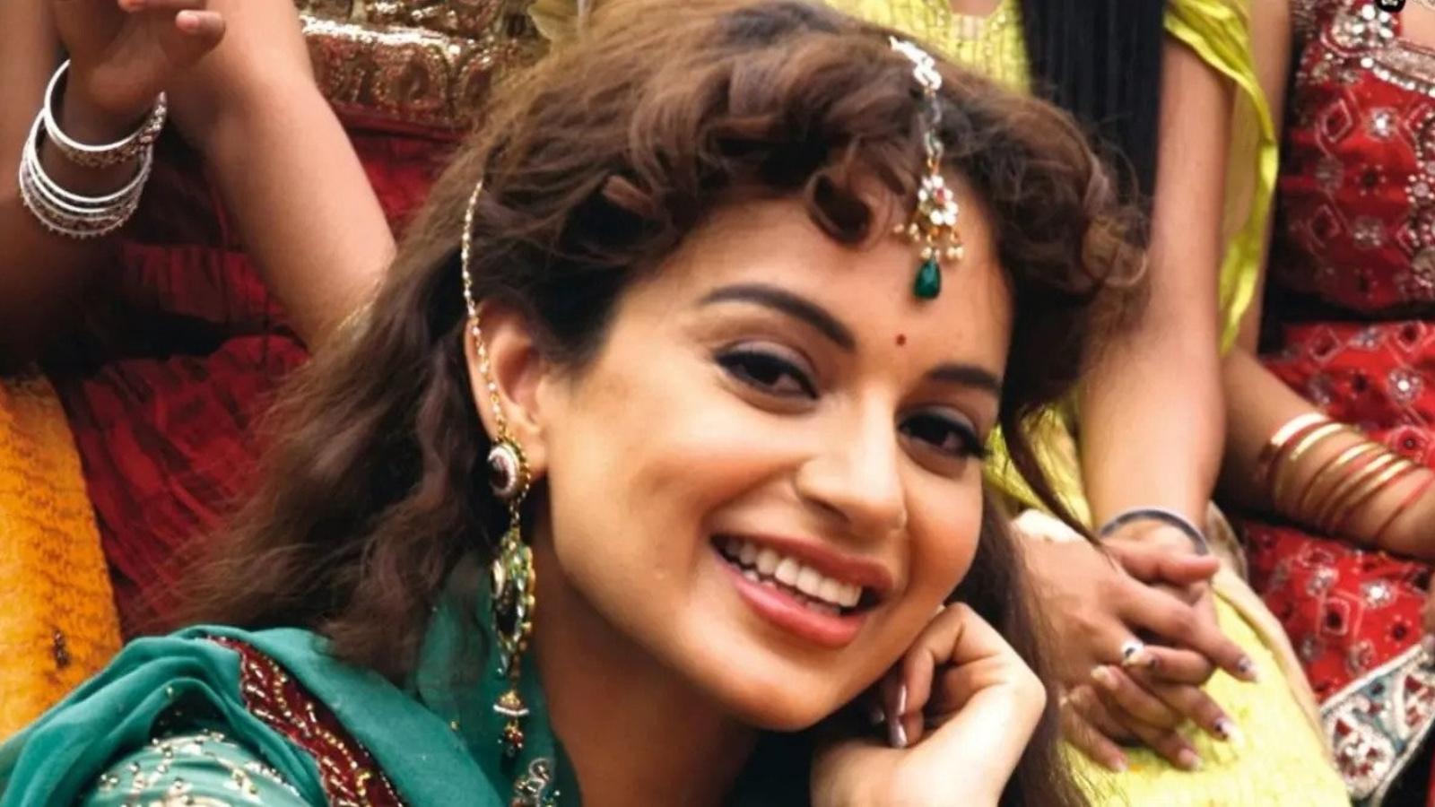 Kangana Ranaut in a still from Tanu Weds Manu sfGbJH